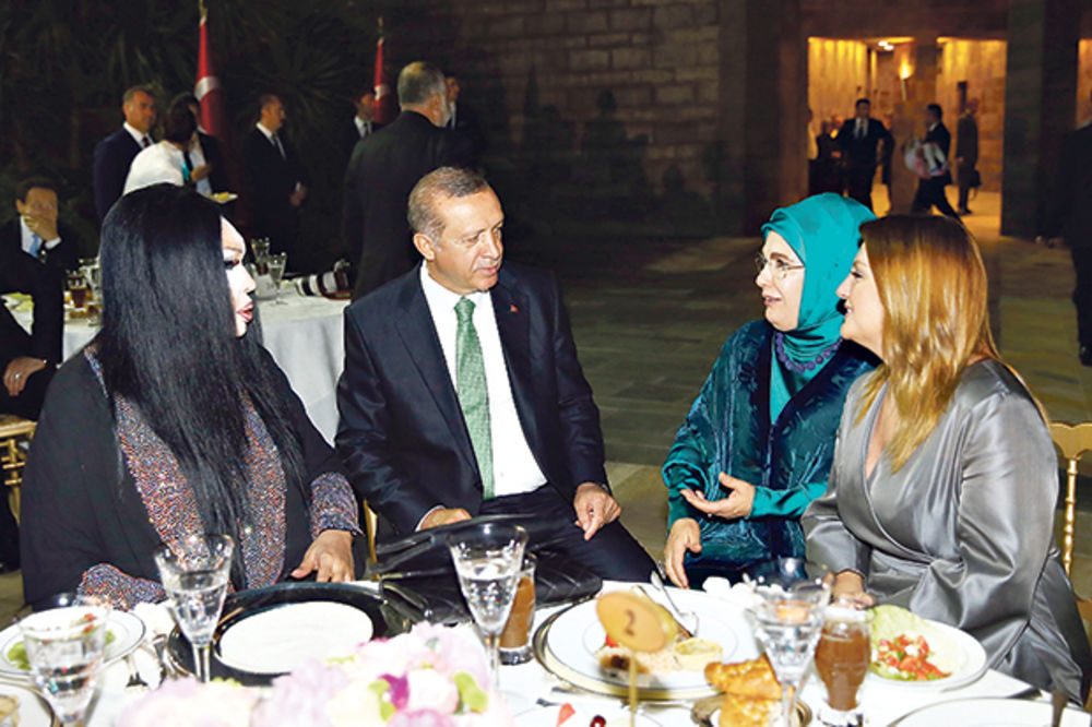 Erdogan doveo trandžu na večeru
