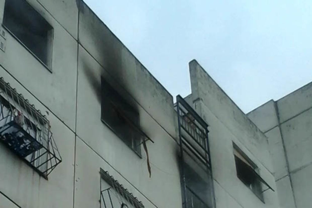 VIDEO POŽAR U NOVOM BEOGRADU: Izgoreo stan u Gandijevoj ulici