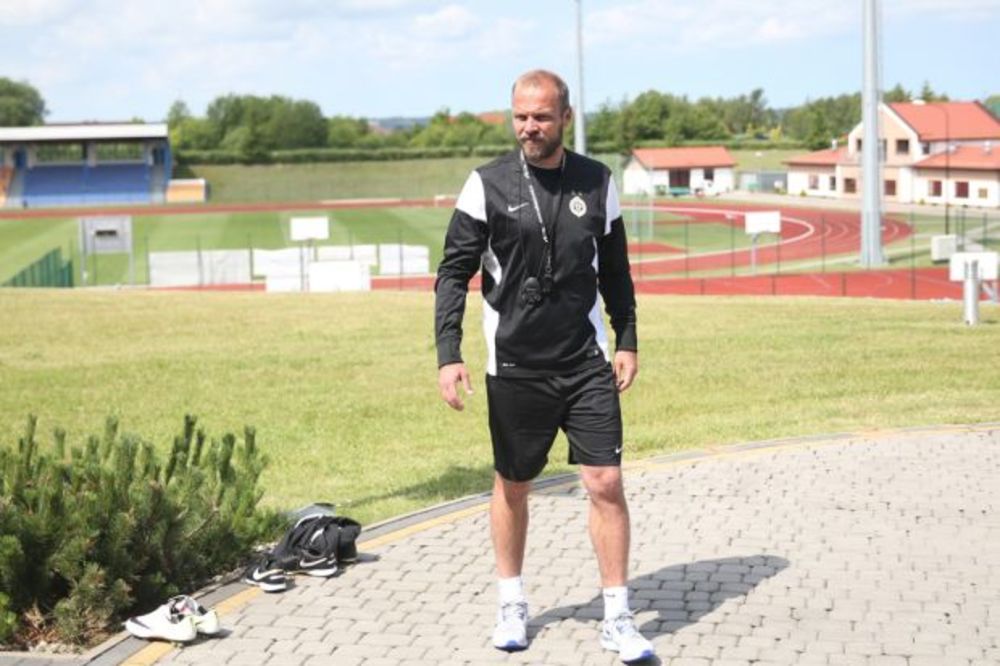 (VIDEO) CRNO-BELI JEDVA ČEKAJU PRVI MEČ: Tomić zadovoljan pristupom igrača na pripremama