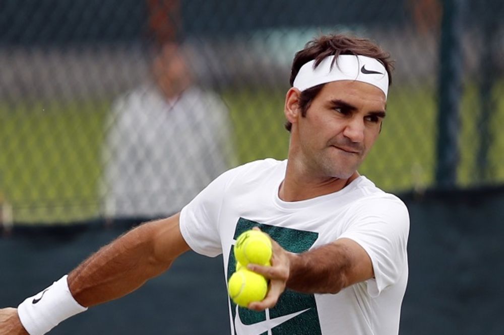 (VIDEO) OVO NE SMETE PROPUSTITI: Pogledajte Federera, velemajstora fudbala