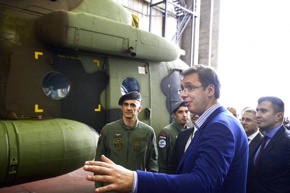 VUČIĆ NA SVEČANOSTI PRIJEMA NOVIH HELIKOPTERA: Prvo ćemo osnažiti ekonomiju, a potom i vojsku!