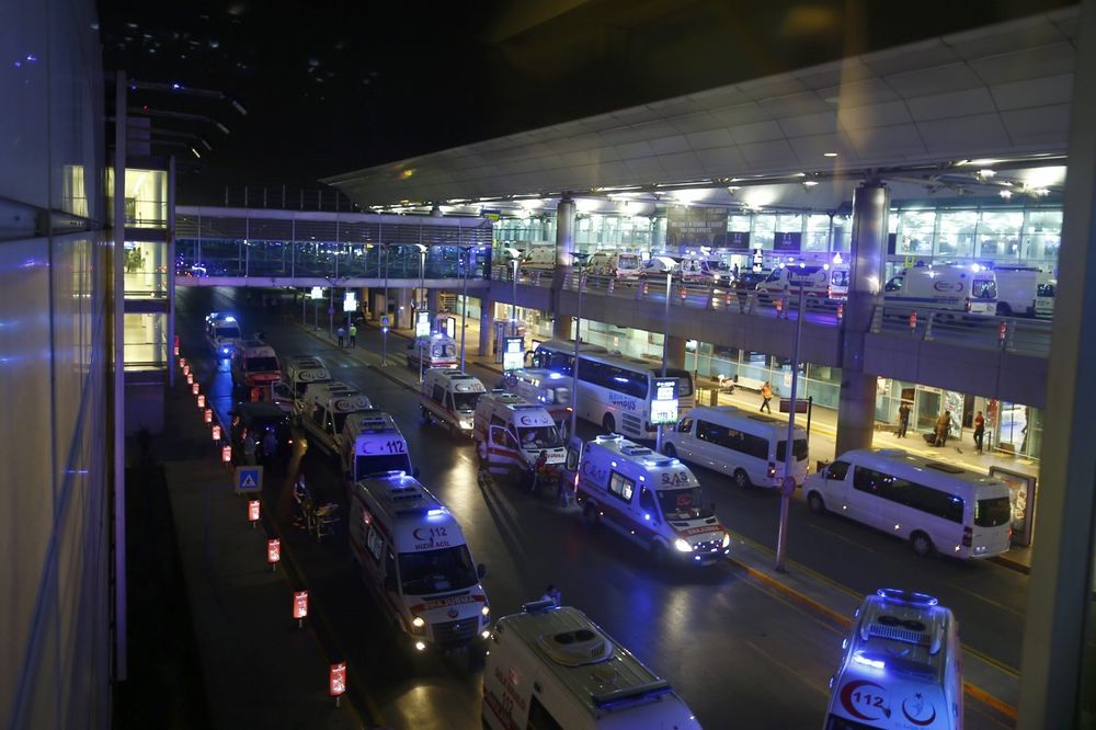 ATENTAT? Jaka eksplozija na aerodromu Ataturk tokom Erdoganovog sletanja!
