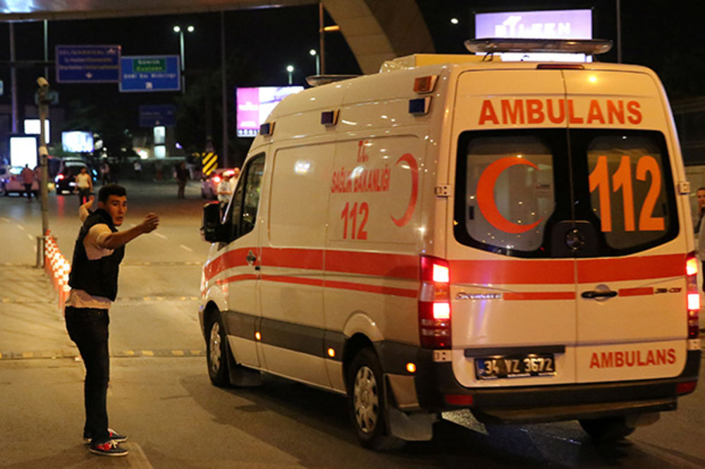 LETE PROJEKTILI U ISTANBULU: Ispaljene rakete na zgradu policije i sedište vladajuće stranke!