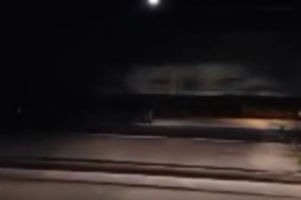 (VIDEO) PRELAZ SMRTI U LESKOVCU: Voz prolazi usred noći, rampa podignuta, a svetla nigde!