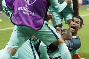 (VIDEO) TROMINUTNI BLICKRIG: Ronaldo razbio Vels i odveo Portugal u finale Evropskog prvenstva