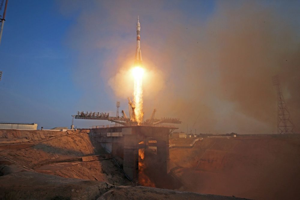 (FOTO) PUT U SVEMIR: Letelica Sojuz uspešno lansirana sa kosmodroma u Kazahastanu