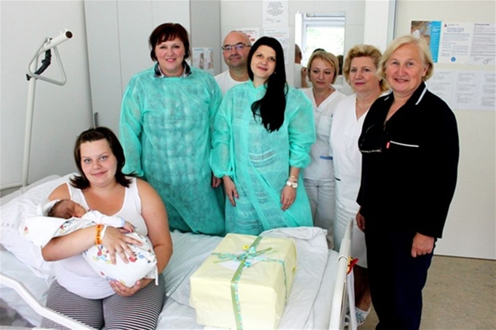 SVAKA ČAST: Mlada mama iz Hrvatske ima samo 23 godine, rodila je osmo dete!