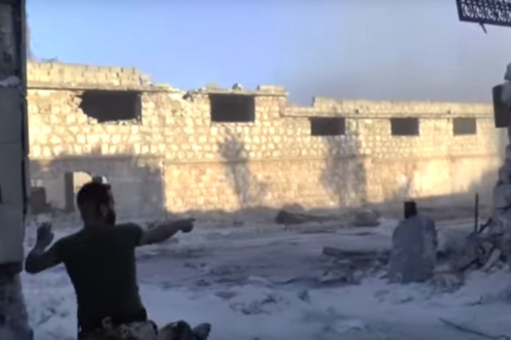 Kamera na liniji fronta: Evo kako stvarno izgledaju borbe za Alep (VIDEO)