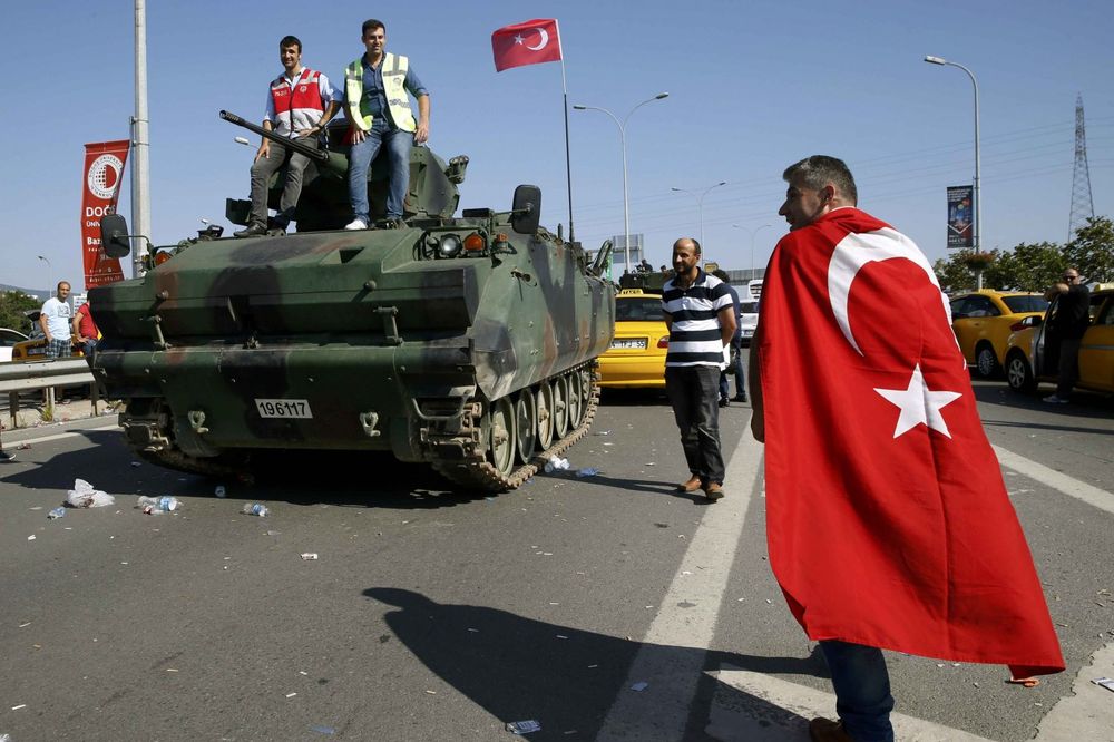 ODMAZDA I DALJE TRAJE: Turska policija uhapsila 120 direktora firmi optuženih za finansiranje puča