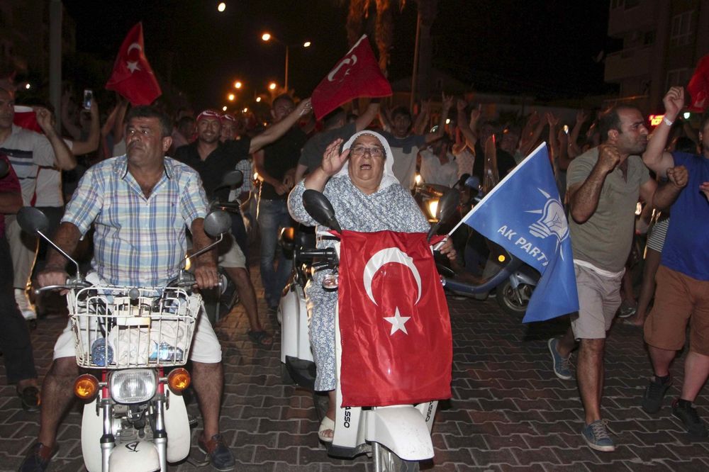 NEMAČKI EKSPERT ZA BLISKI ISTOK: Ne znamo aktere lošeg puča, a Erdogan će biti surov...