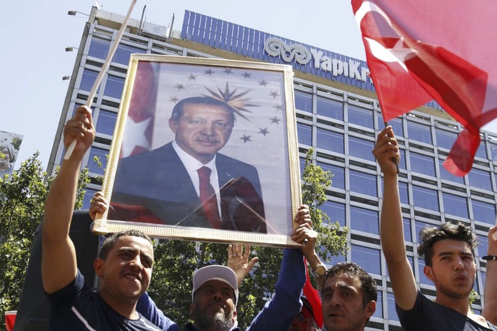 ZAŠTO JE PREVRAT U TURSKOJ TAKO LAKO ZAUSTAVLJEN: Da li je pobunjenike u stvari neko uvukao u zamku?