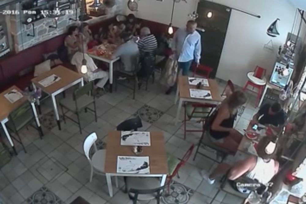 (VIDEO) UHVAĆEN NA DELU: Kamera snimila lopova kako krade ranac španskom turisti