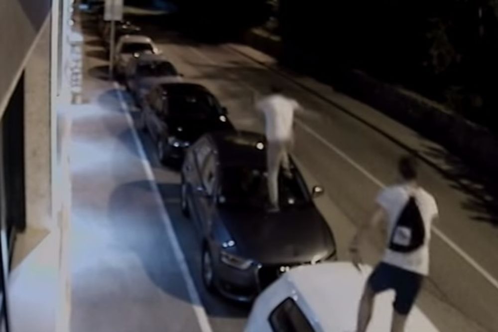 (VIDEO) DIVLJANJE U KOTORU: Beograđanin skakao po automobilima