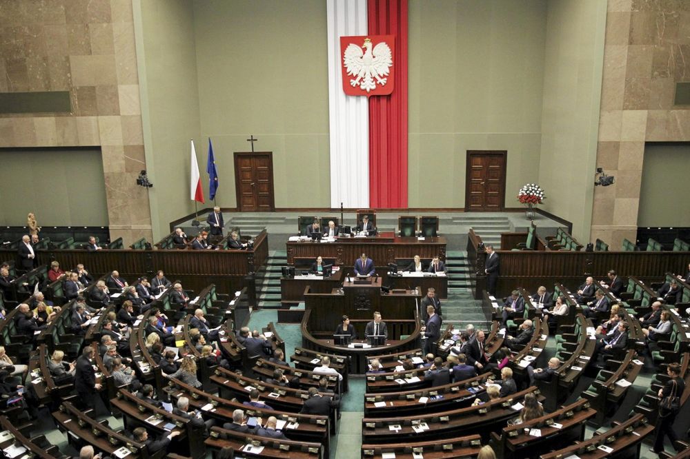 UKRAJINCI IZVRŠILI GENOCID NAD POLJACIMA: Parlament u Varšavi oglasio se o pokolju tokom rata!
