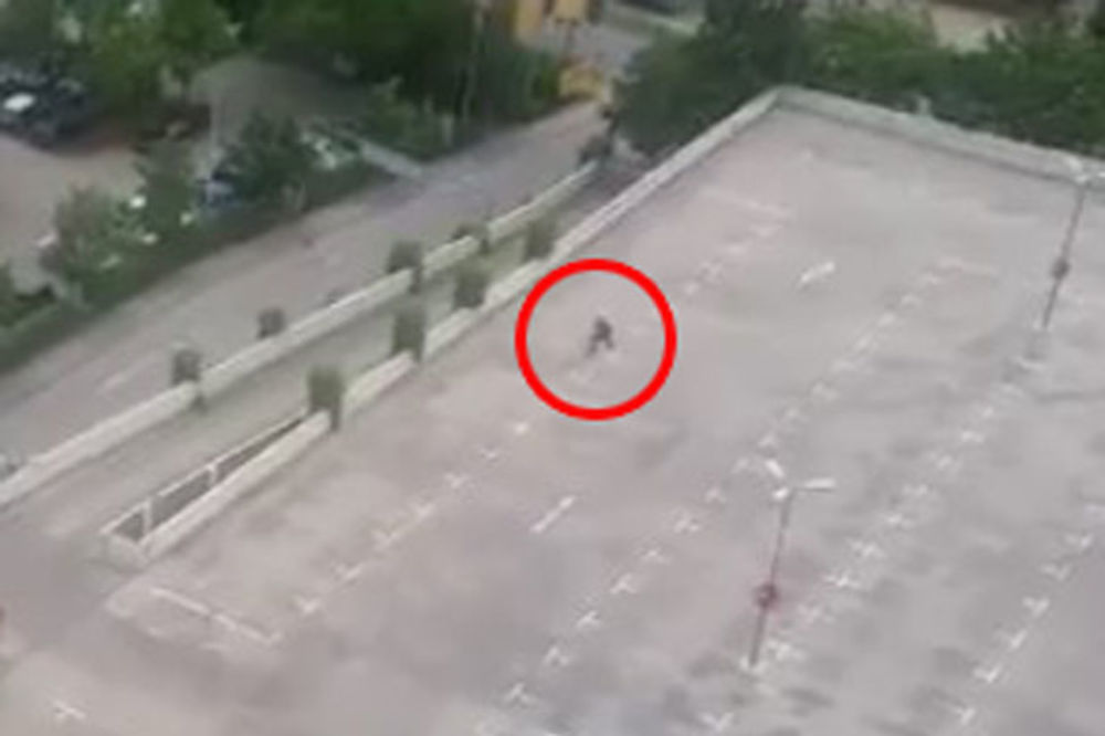 (VIDEO) TERORISTIČKI NAPAD U MINHENU: Bosanac se svađao sa jednim od napadača