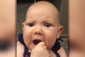 (VIDEO) NAJLEPŠI OSMEH: Pogledajte kako beba sa oštećenim sluhom reaguje kada prvi put čuje majku