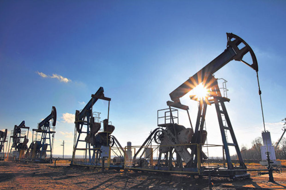 BERZE: Nafta poskupela zbog pada dolara