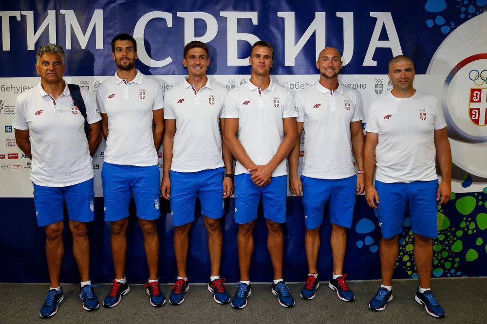 (FOTO) PRVI ULAZE U OLIMPIJSKO SELO: Veslačka reprezentacija otputovala u Rio