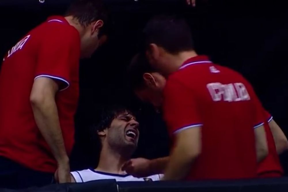 VIDEO  Poraz orlova od Argentine, Teo povredio ruku pred Igre! Uhvatio se za šaku, istrčao sa terena