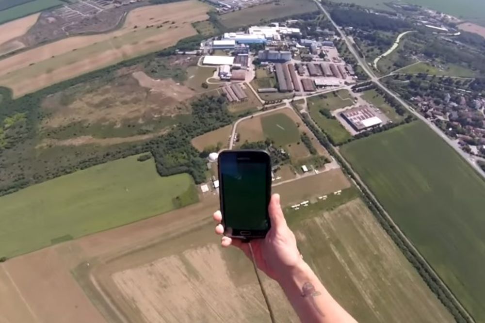 VIDEO GROZNICA POKEMON GO NAD BG: Prvi Srbin skočio iz aviona ali aplikacija nije radila! Pogledajte