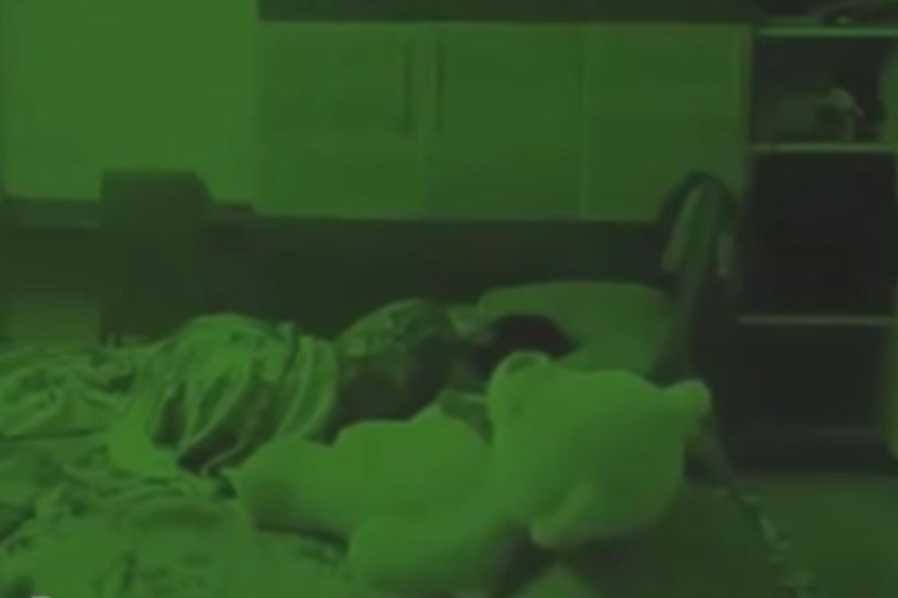 (VIDEO) JEZIVO: Dete je mirno spavalo, ali se san odjednom pretvorio u scenu iz horor filma