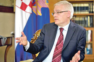 HRVATSKA ĆE SNOSITI POSLEDICE UKOLIKO ODBIJE OPTUŽNICU SRPSKOG TUŽILAŠTVA Josipović o zločinima nad Srbima: Razmotriti ceo slučaj!