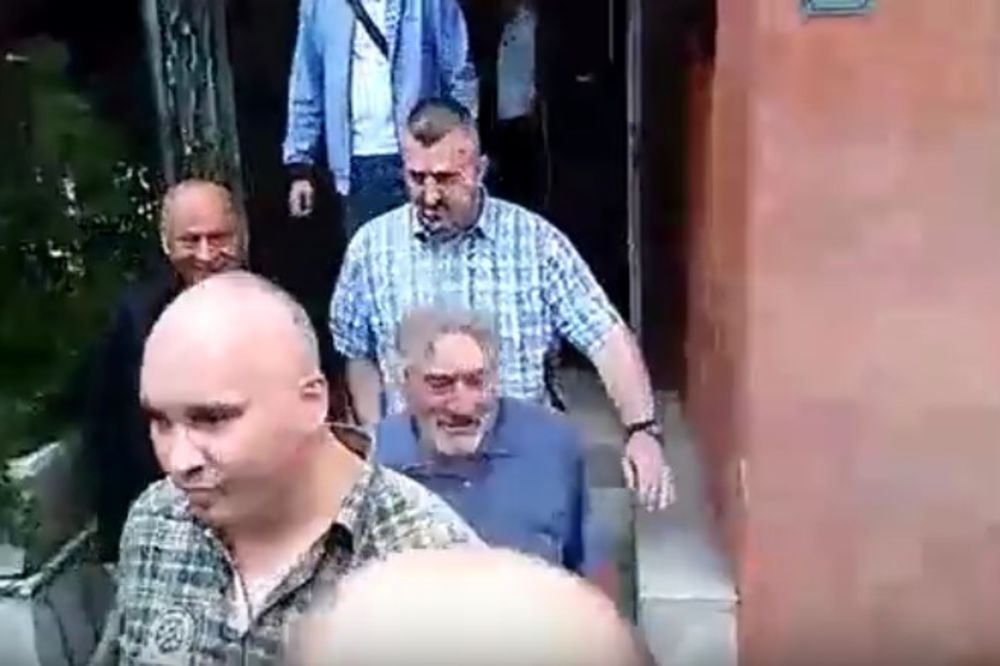(VIDEO, FOTO) SA OSMEHOM NA LICU: Robert De Niro stigao u Sarajevo!