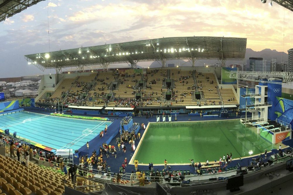 VATERPOLISTIMA UGROŽENO ZDRAVLJE: Evo zašto je voda u olimpijskom bazenu poprimila zelenu boju