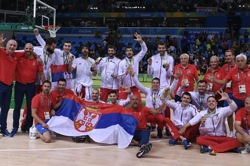 (VIDEO) ORLOVIMA SREBRNA MEDALJA: Košarkaši Srbije bez rešenja za američke NBA zvezde