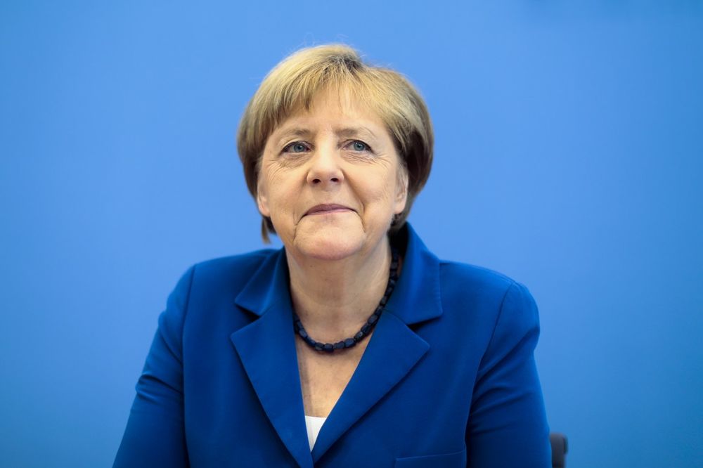 PAO DOGOVOR: Merkelova kandidat konzervativaca za kancelara