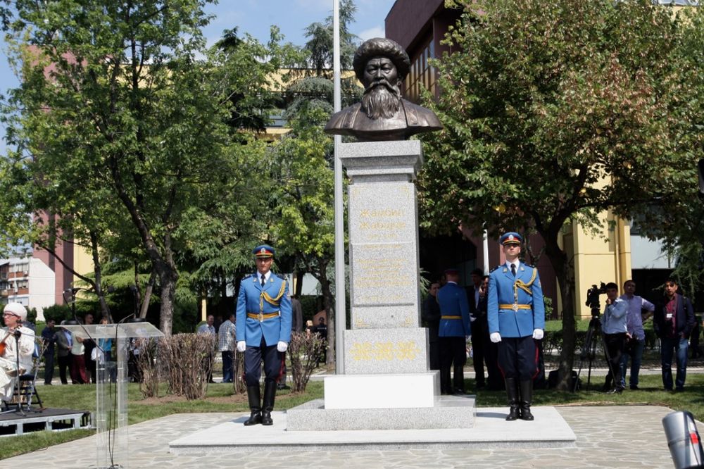 BEOGRAD: Otkrivena bista kazaškom pesniku Žambilu Žabajevu