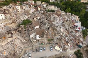 (VIDEO) NESREĆNICI NE MOGU DA SE POVRATE OD STRAHA: Više od 470 naknadnih potresa prodrmalo Italiju!