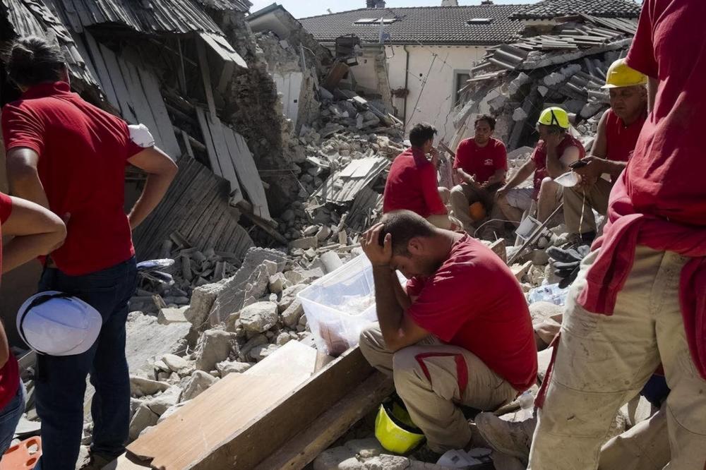 DAN ŽALOSTI U ITALIJI: Broj žrtava zemljotresa povećan na 290, spasioci još traže preživele