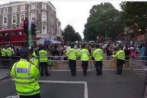 (VIDEO 18+) BAHANALIJE NA ULICAMA LONDONA: 100 uhapšenih na raskalašnom karnevalu