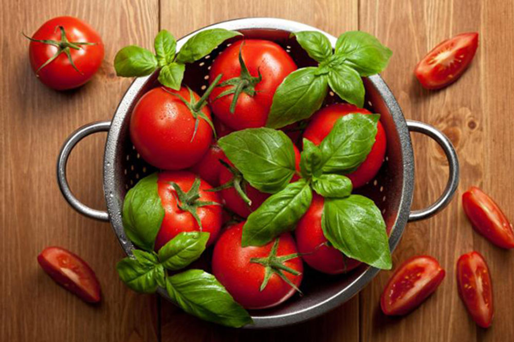 Evo kako da na pravilan način zaledite i sačuvate paradajz za jesen
