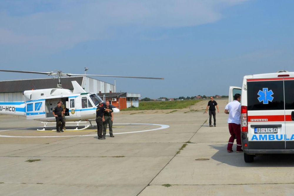 (FOTO) SPASAVANJE POVREĐENIH POSLE AVIONSKE NESREĆE: Helikopterska jedinica MUP održala vežbu
