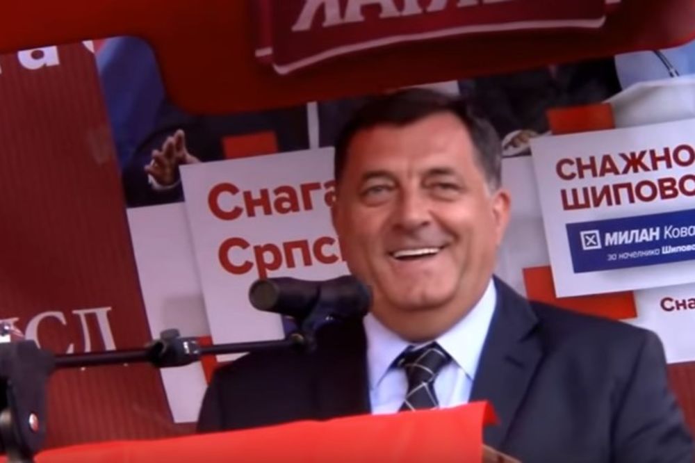 (VIDEO) BOŽE LUDAKA! BAHATI Zmaj od Šipova dobacivao Dodiku! Evo šta mu je predsednik odgovorio