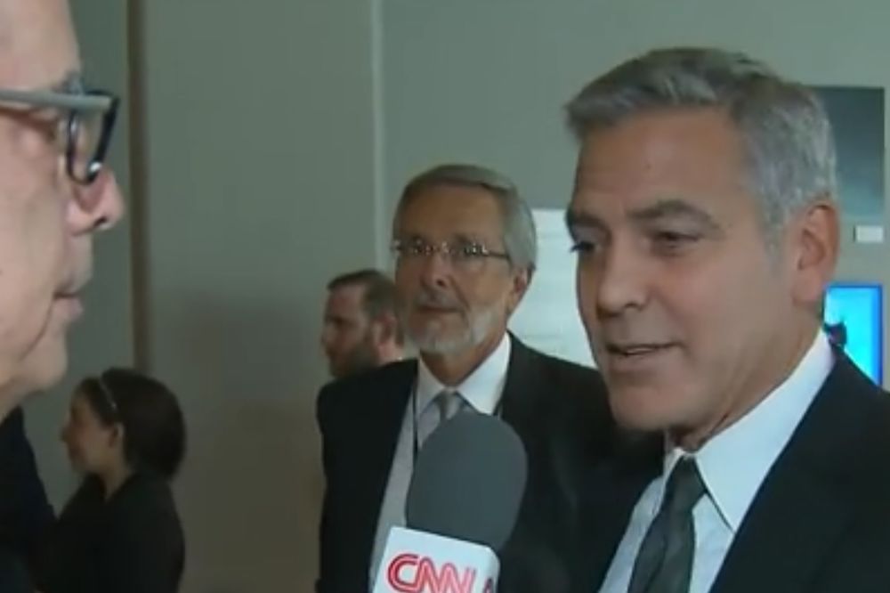 (VIDEO) I TO JE PRIJATELJSTVO: Džordž Kluni saznao za razvod Breda i Anđeline od novinara