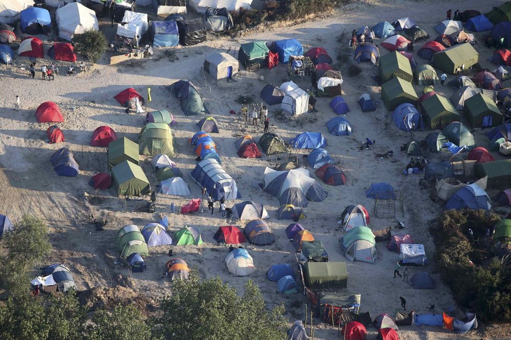 HOROR U IZBEGLIČKOM CENTRU: Volonterke prisiljavaju maloletne dečake na odnose u zamenu za pomoć