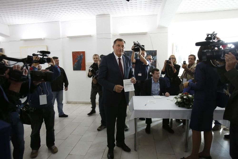 REFERENDUM U RS: 99,8 GLASALO ZA Dodik: Sram bilo svakog Srbina koji nije glasao!