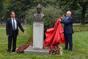 U ČAST POČETKA NOVE AKADEMSKE GODINE: Na Tašmajdanu otkrivene biste Radomira Lukića i Mihaila Đurića