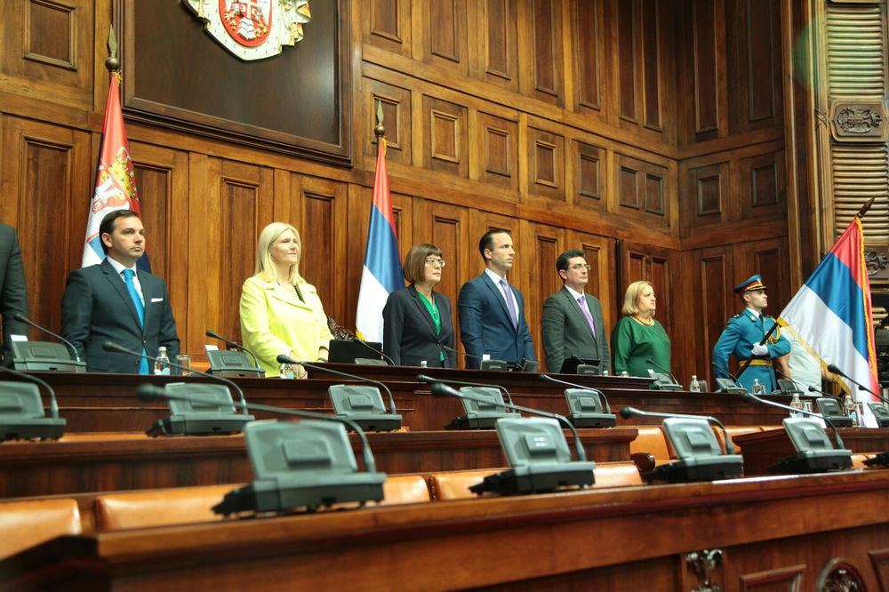 SVEČANO INTONIRANA HIMNA "BOŽE PRAVDE": Počelo redovno jesenje zasedanje Skupštine Srbije