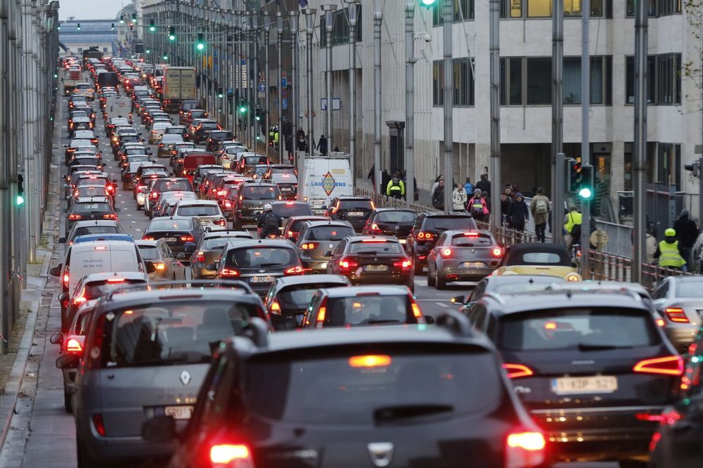 KOLAPS U BELGIJI: Štrajk paralisao saobraćaj, fabrike zvrje prazne