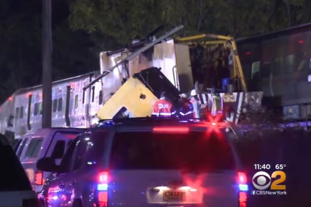 (VIDEO) HAOS U NJUJORKU: Voz iskočio iz šina, povređeno 29 ljudi