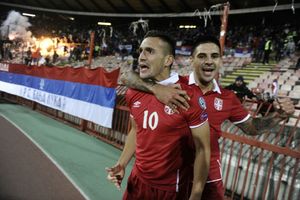 (VIDEO) SILNA SRBIJA: Mitrović i Tadić pocepali mrežu Austrije za prvo mesto u grupi