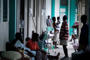 NESREĆAMA NEMA KRAJA: Posle uragana, na Haitiju sada i kolera odnosi živote