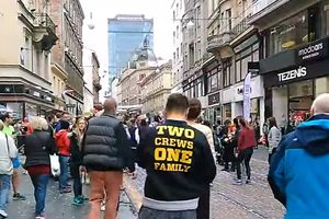 (VIDEO) SRPSKO-HRVATSKI SUSRET ZA PRIMER SVIMA: Beograđani napravili navijačku ludnicu u Zagrebu!