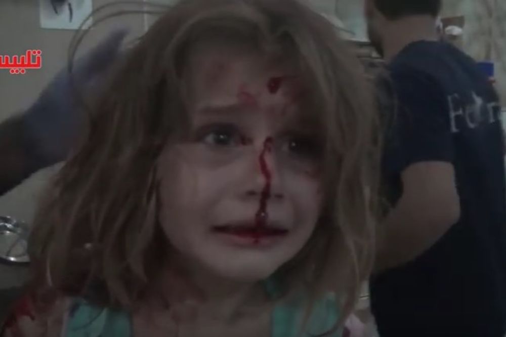 (UZNEMIRUJUĆE) JOŠ JEDNA TUŽNA SLIKA OBIŠLA SVET: Devojćica Aja izvučena iz ruševina u Siriji