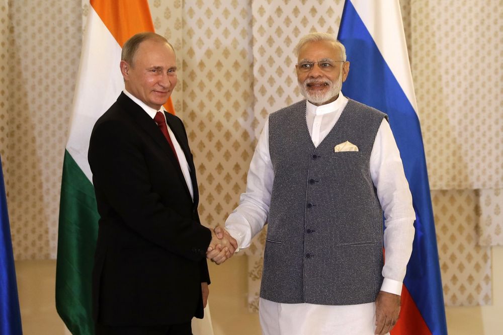 (FOTO) PUTIN STIGAO U INDIJU: Rusija i  Indija potpisuju sporazume o energetici i odbrani!