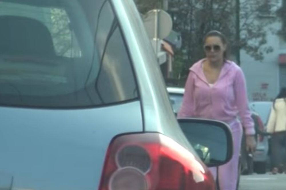 VIDEO DO SAD JE NIKAD NISTE VIDELI OVAKVU: Evo kako CECA izgleda u roze trenerci i bez TRUNKE ŠMINKE